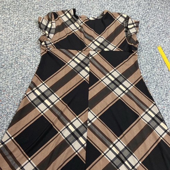 Liz Claiborne lightweight plaid dress - Picture 5 of 5